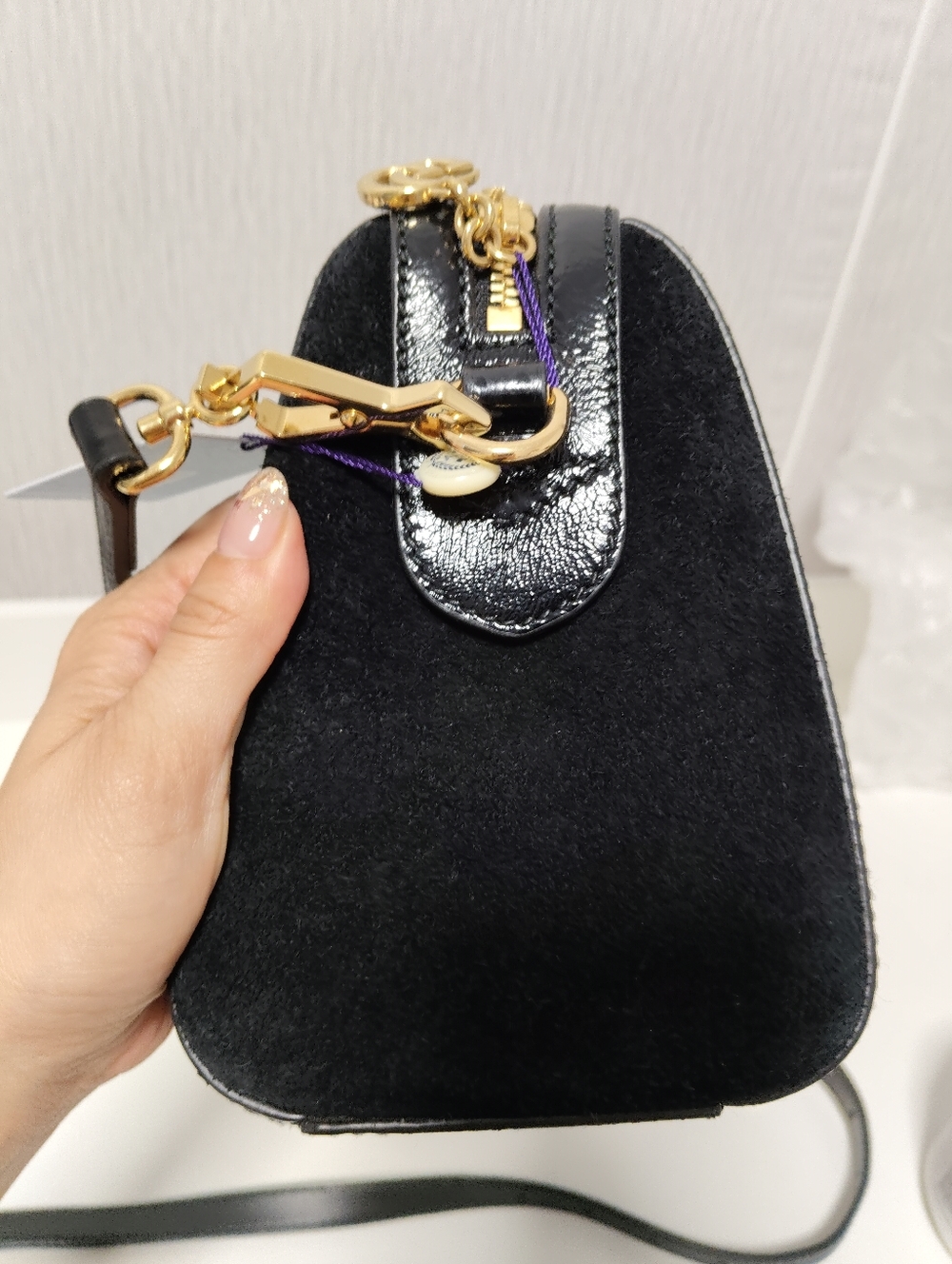 Gucci Black Velvet Top Handle Satchel with Green-Red Stripe - Picture 2 of 9